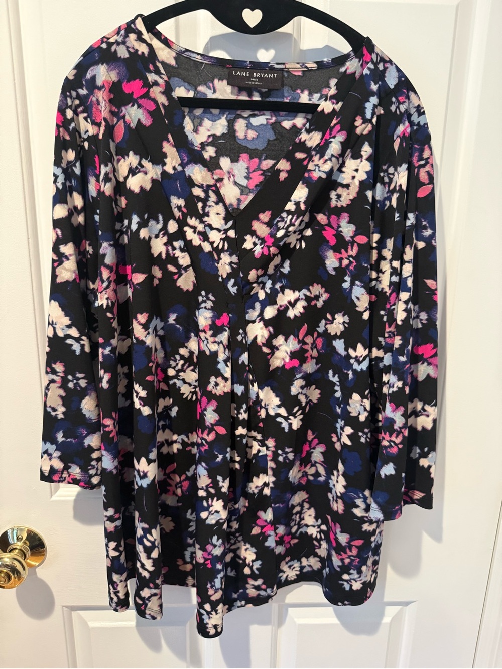 Lane Bryant Black Floral V-Neck 3/4 sleeve pleated top